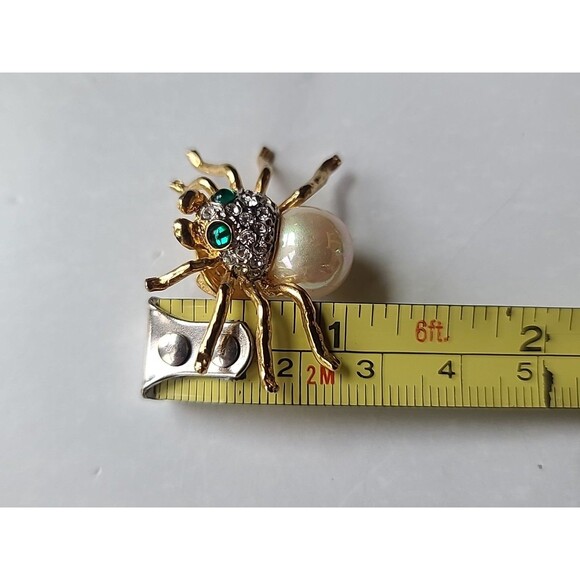 Faux Pearl Rhinestone Gold Tone Metal Spider Shaped Pin Vintage Costume Jewelry - Picture 9 of 10